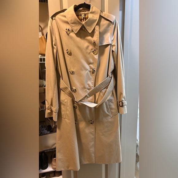 Burberry long Kensington Trench Coat - Picture 2 of 7